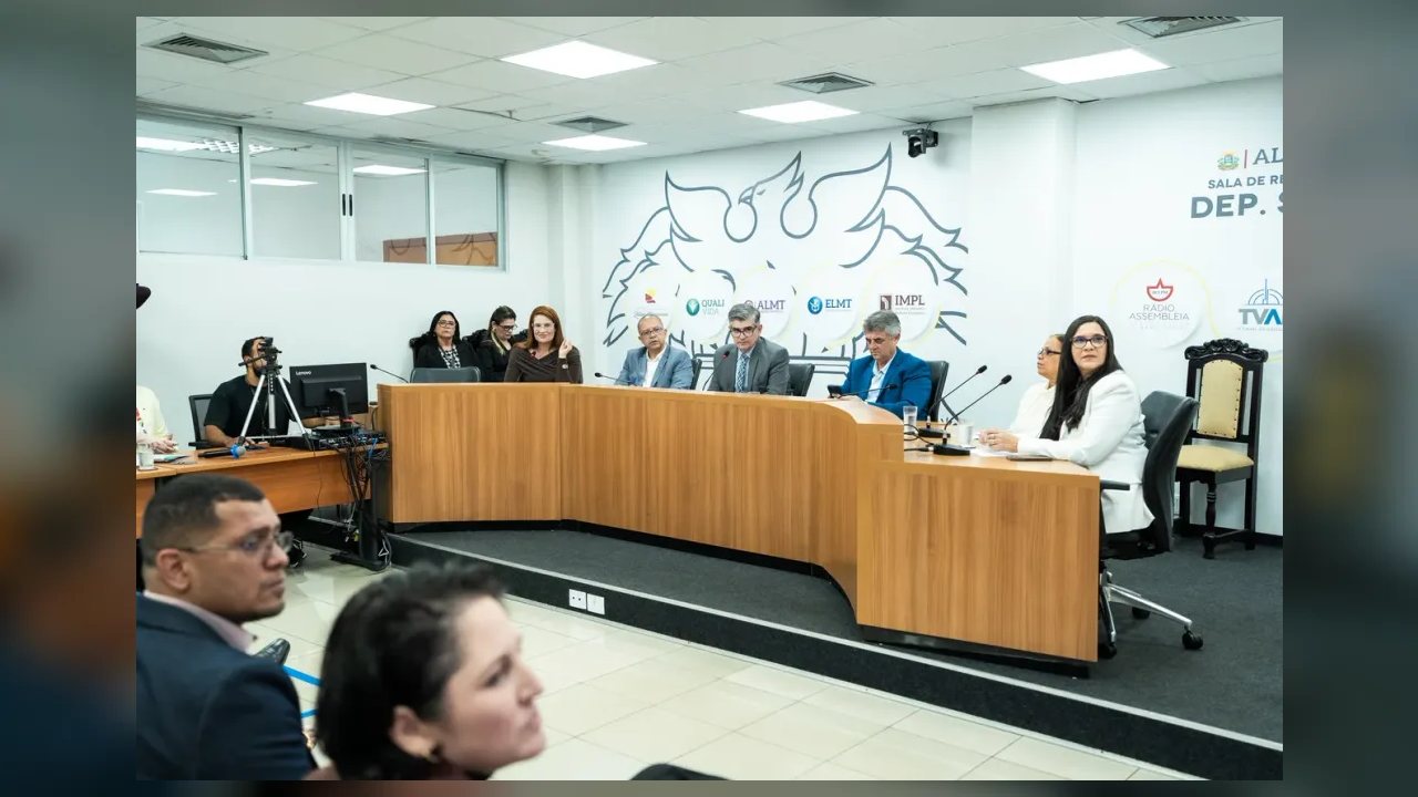 Governo de MT apresenta à Assembleia dados sobre escolas técnicas, saúde e obras no 1º semestre de 2026